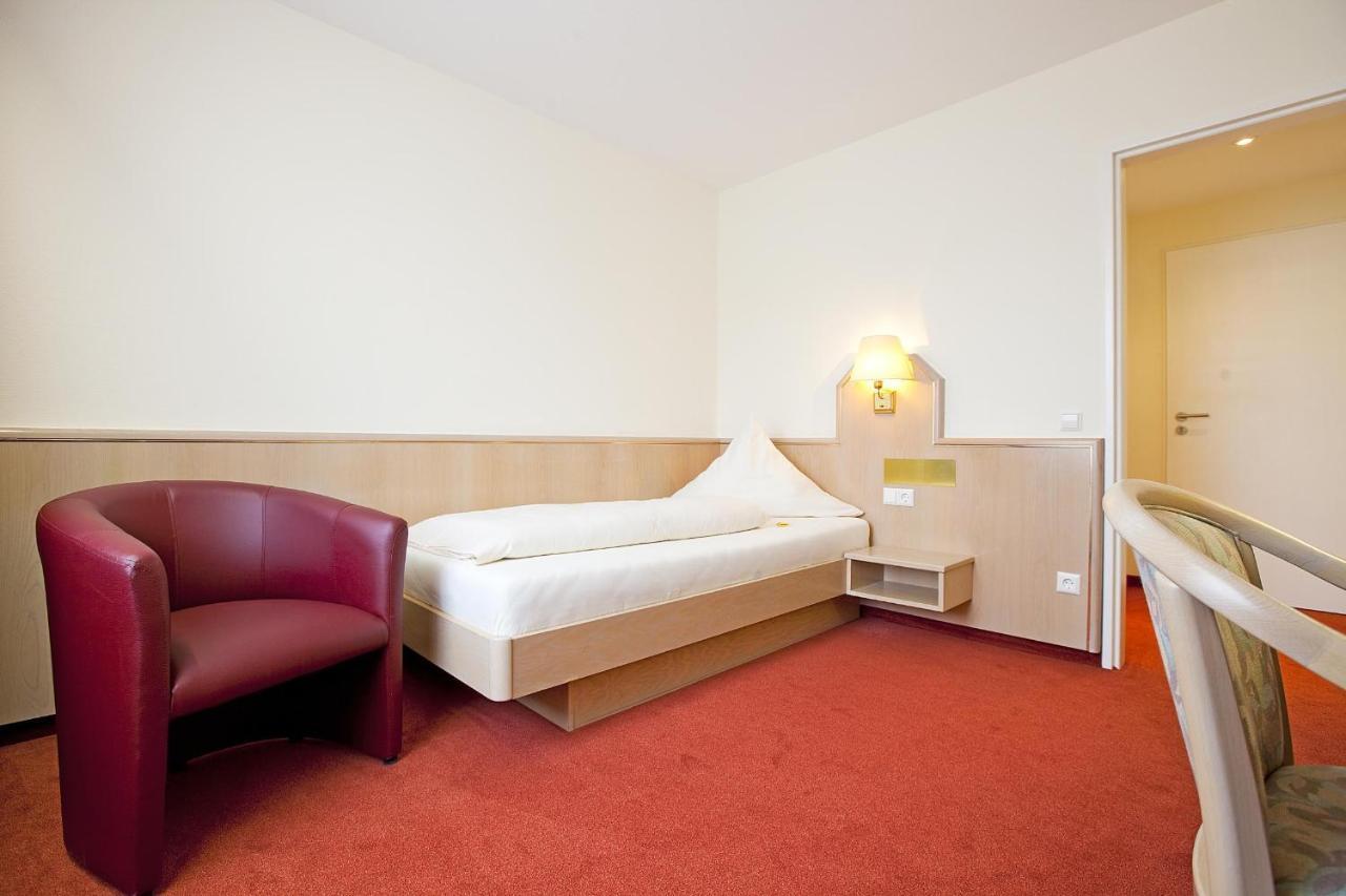 Hotel Hirsch Leonberg Quarto foto