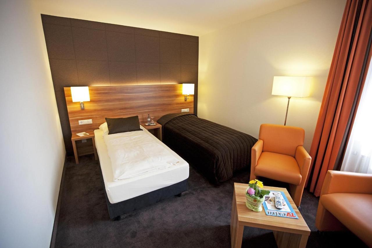 Hotel Hirsch Leonberg Quarto foto